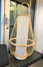 Tải hình ảnh vào trình xem Thư viện, 16&quot; Bamboo table lamp
